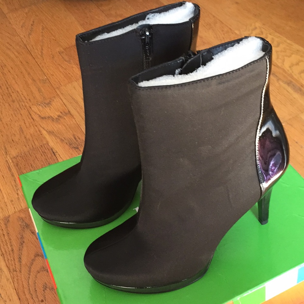 Brand new black boots size 7